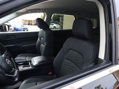 2025 Nissan Pathfinder S