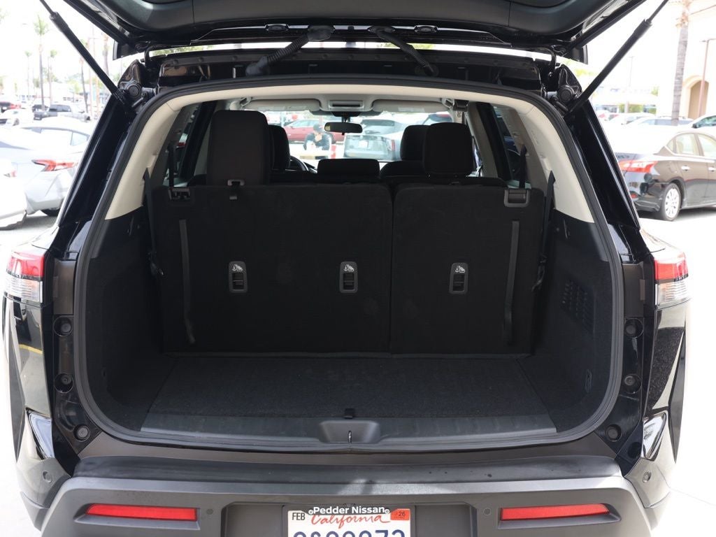 2025 Nissan Pathfinder S