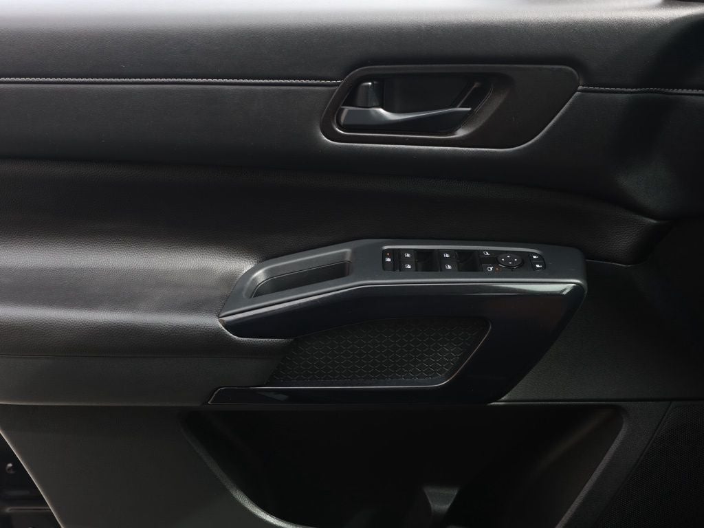 2025 Nissan Pathfinder S