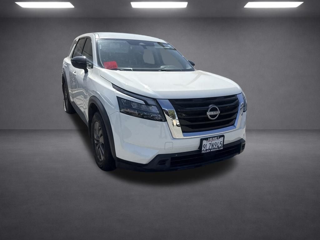 2024 Nissan Pathfinder S