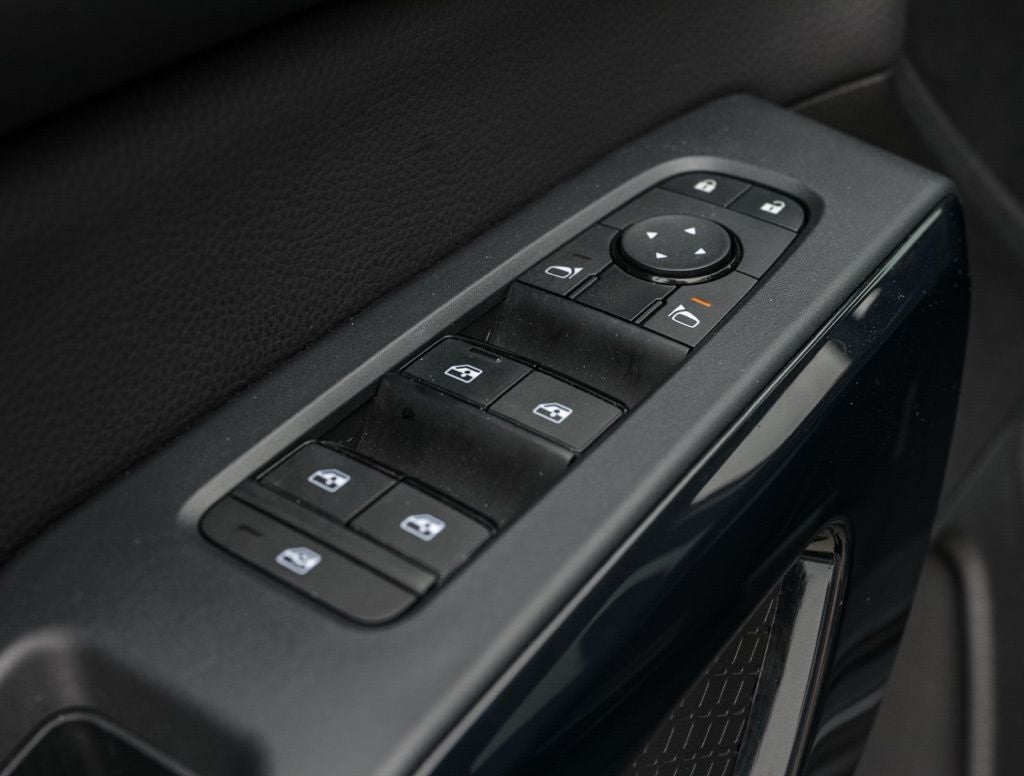 2025 Nissan Pathfinder S