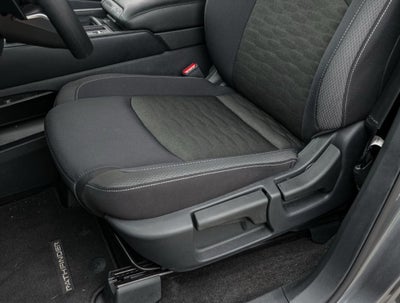 2025 Nissan Pathfinder S