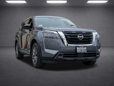 2025 Nissan Pathfinder S