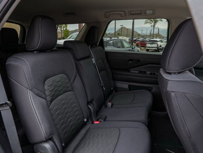 2025 Nissan Pathfinder S