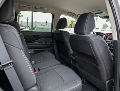 2025 Nissan Pathfinder S