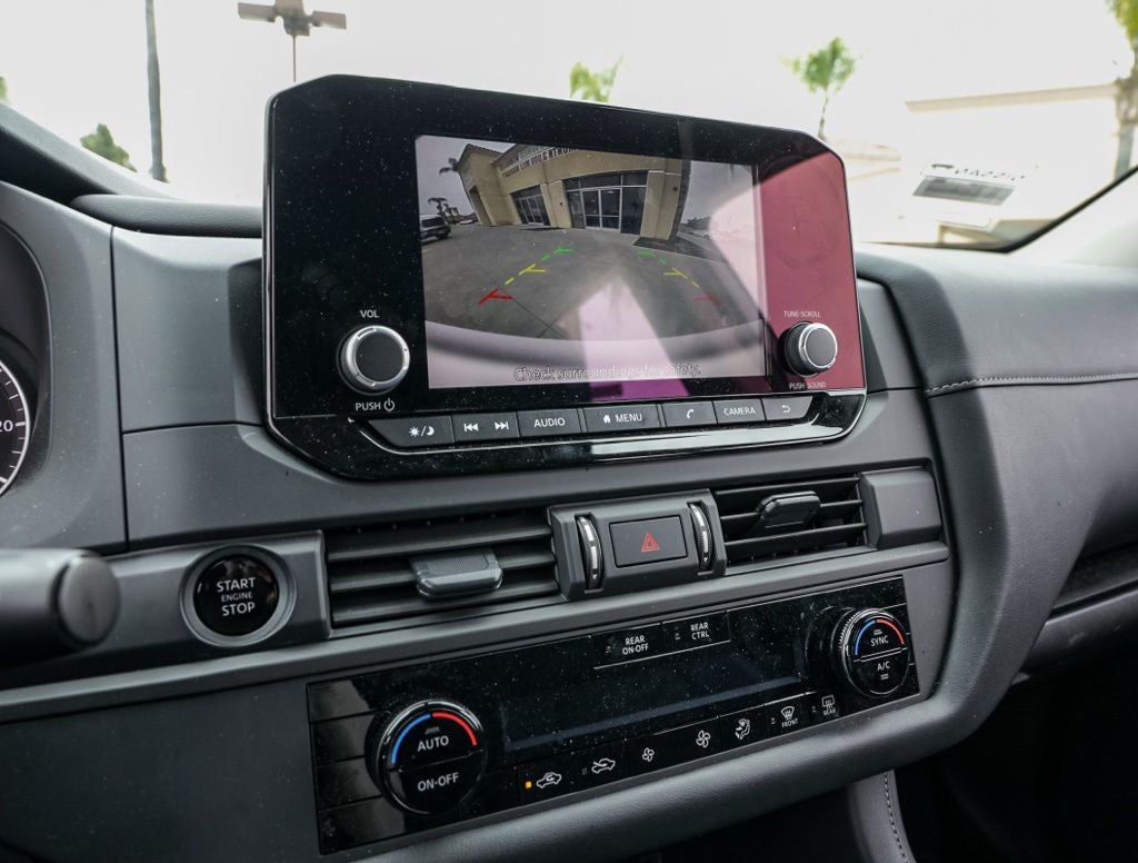 2025 Nissan Pathfinder S