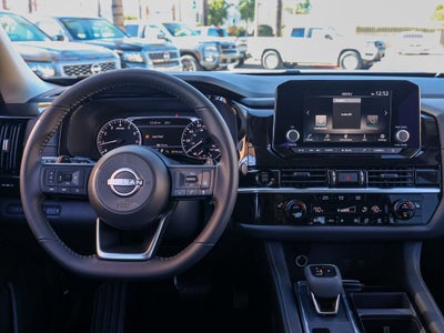 2025 Nissan Pathfinder SV