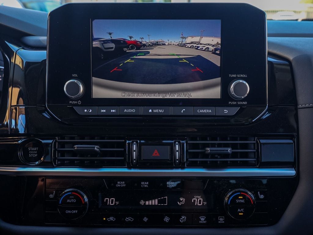 2025 Nissan Pathfinder SV