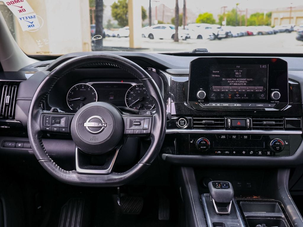 2022 Nissan Pathfinder SV