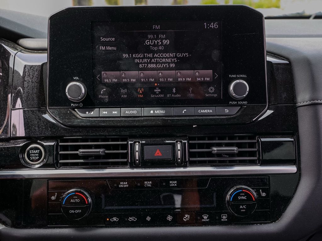 2022 Nissan Pathfinder SV