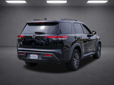 2022 Nissan Pathfinder SV