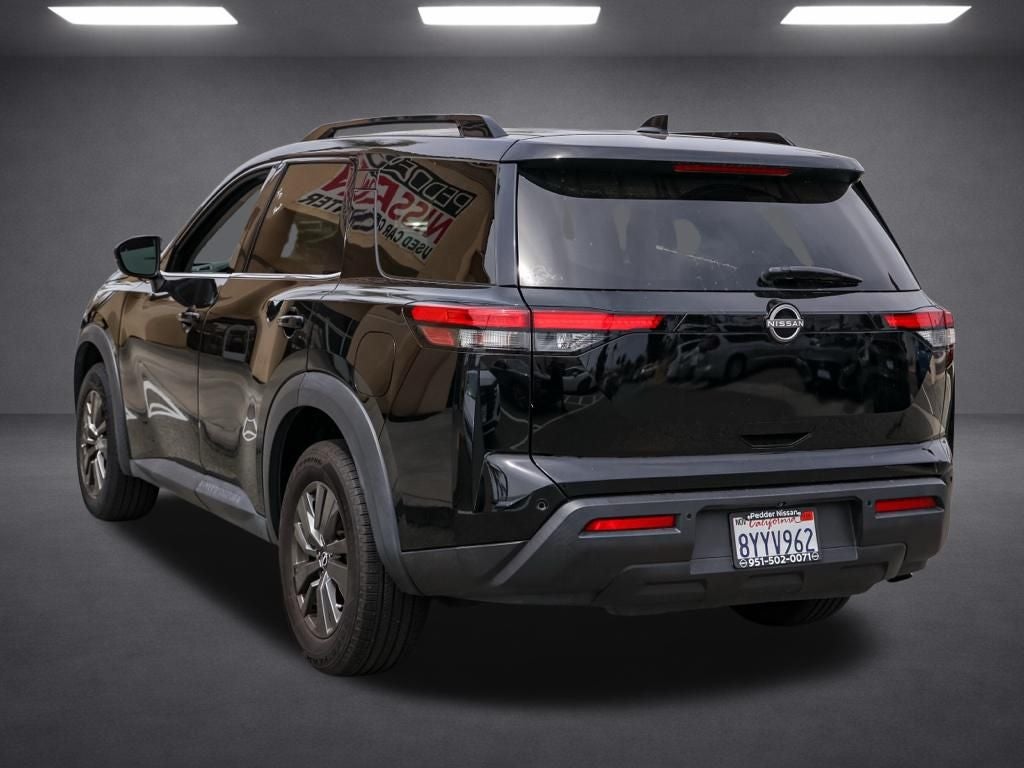 2022 Nissan Pathfinder SV