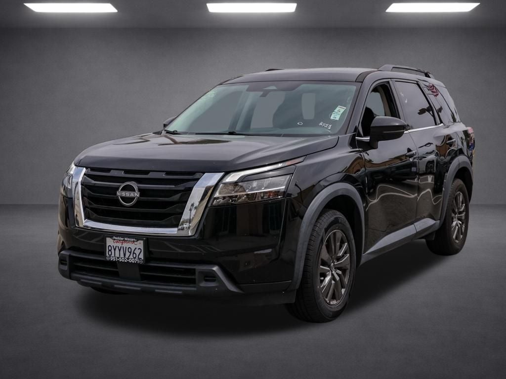 2022 Nissan Pathfinder SV