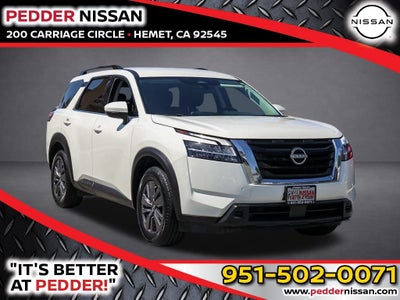 2022 Nissan Pathfinder SV