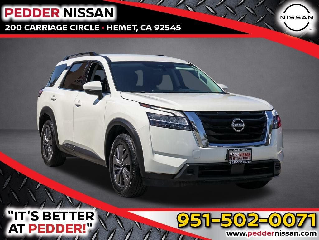 2022 Nissan Pathfinder SV