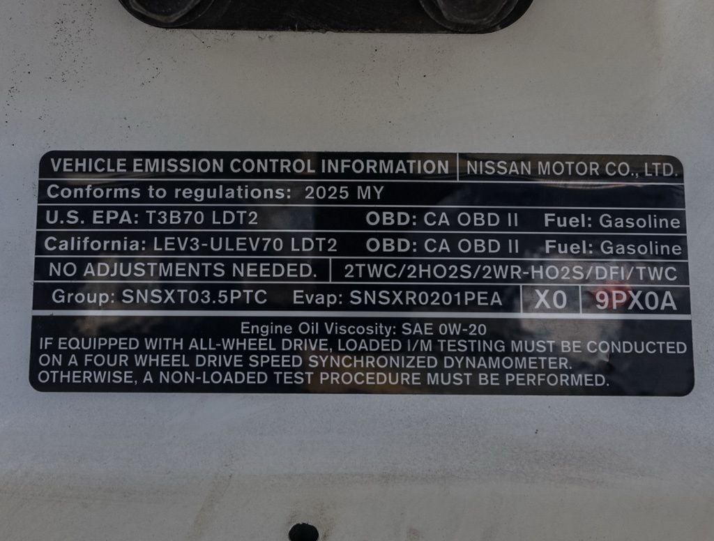 2025 Nissan Pathfinder SV