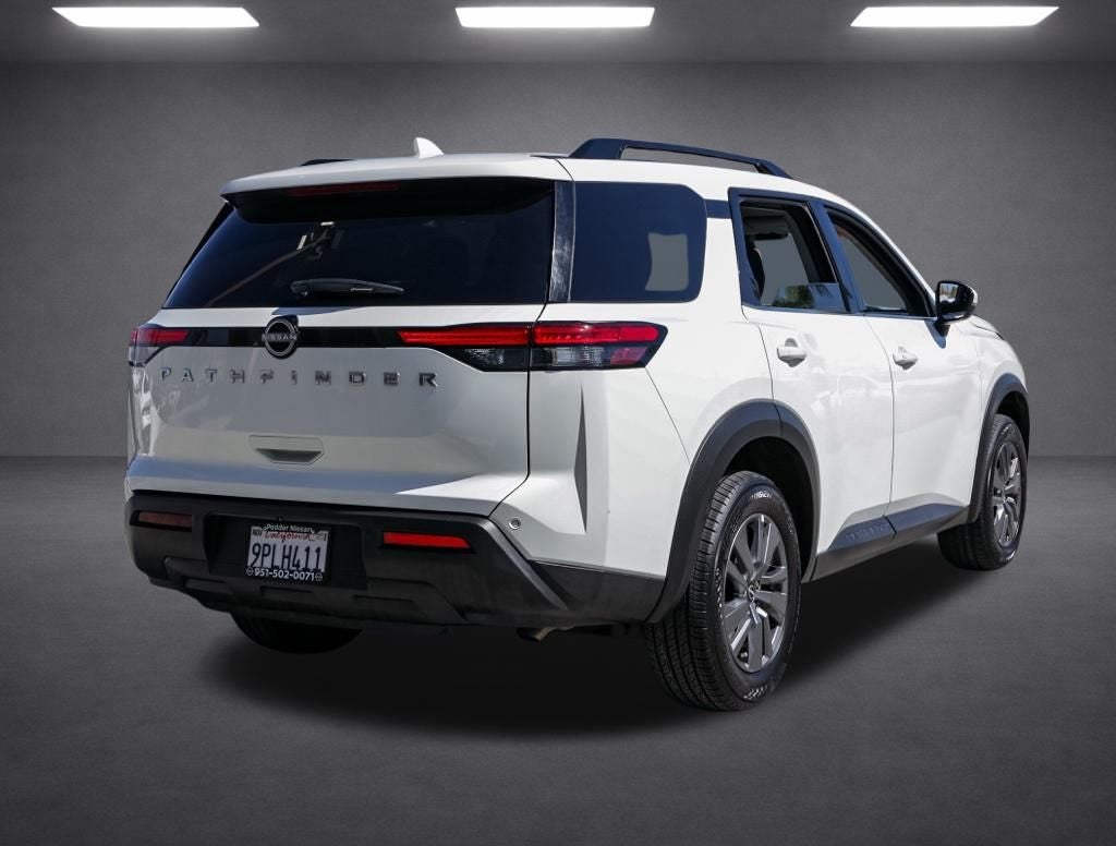 2025 Nissan Pathfinder SV