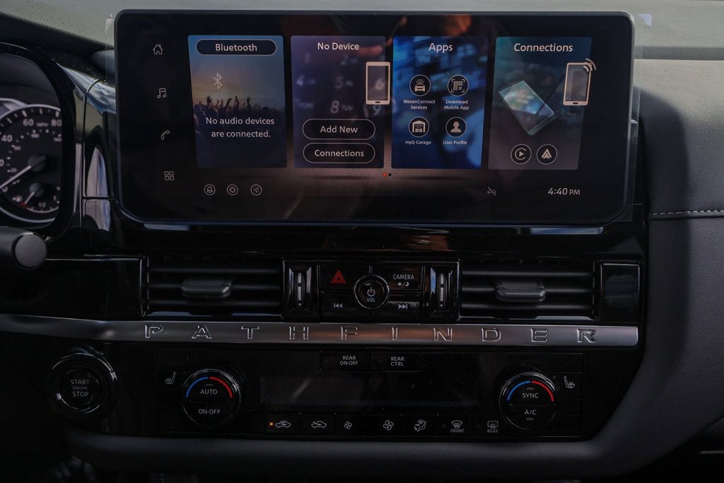 2026 Nissan Pathfinder SV