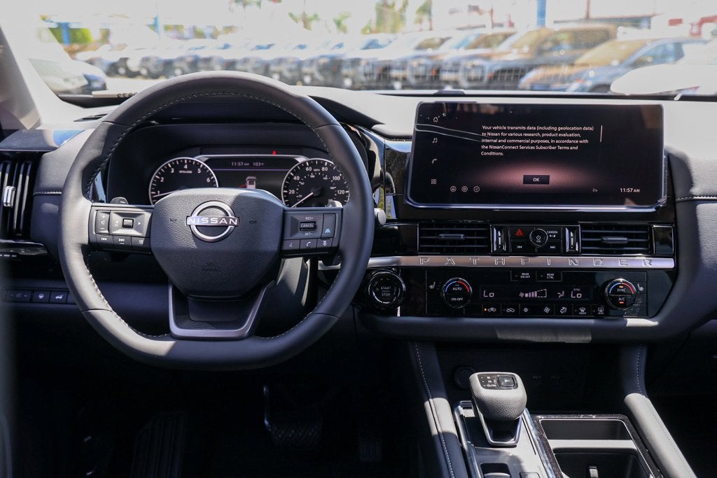 2026 Nissan Pathfinder SV