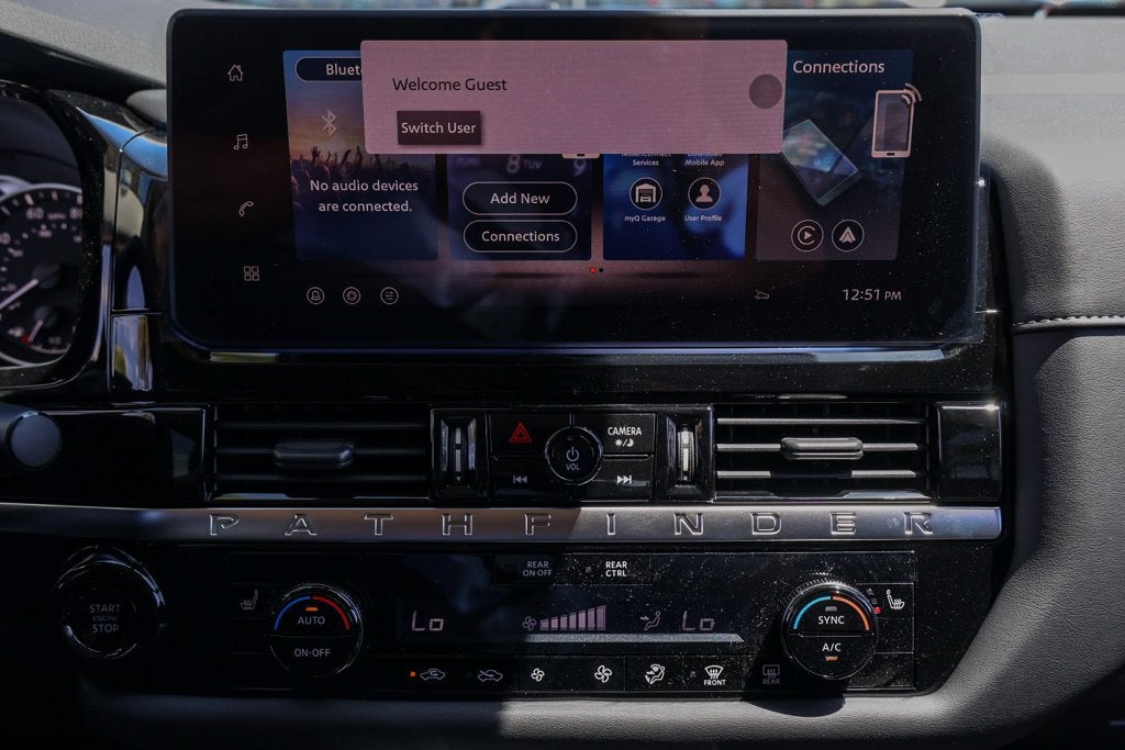 2026 Nissan Pathfinder SV