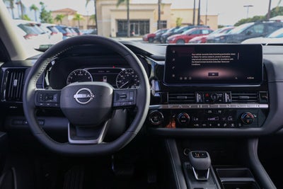2026 Nissan Pathfinder SV