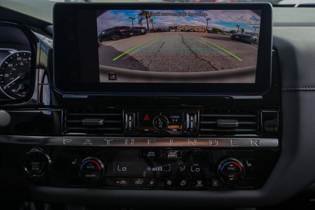 2026 Nissan Pathfinder SV