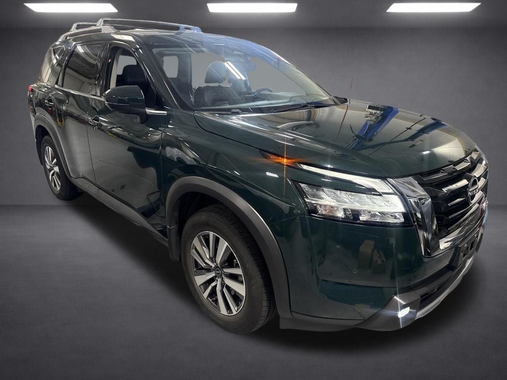 2022 Nissan Pathfinder SL