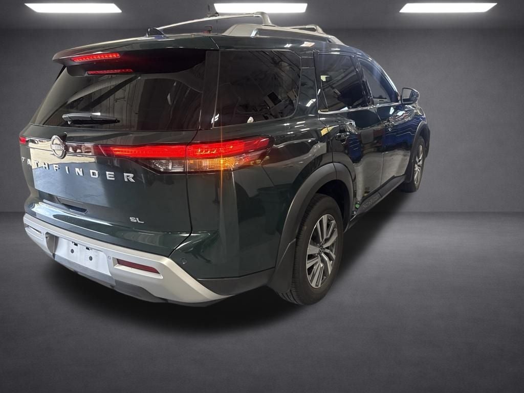 2022 Nissan Pathfinder SL