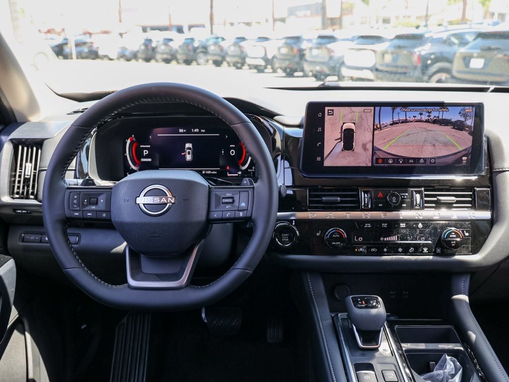 2026 Nissan Pathfinder SL