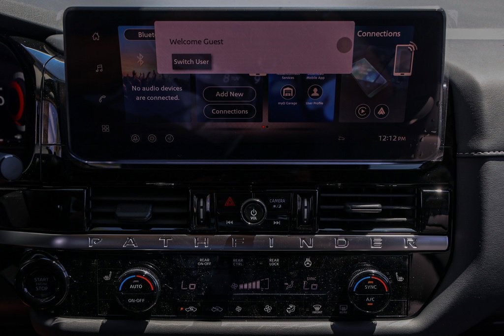 2026 Nissan Pathfinder SL