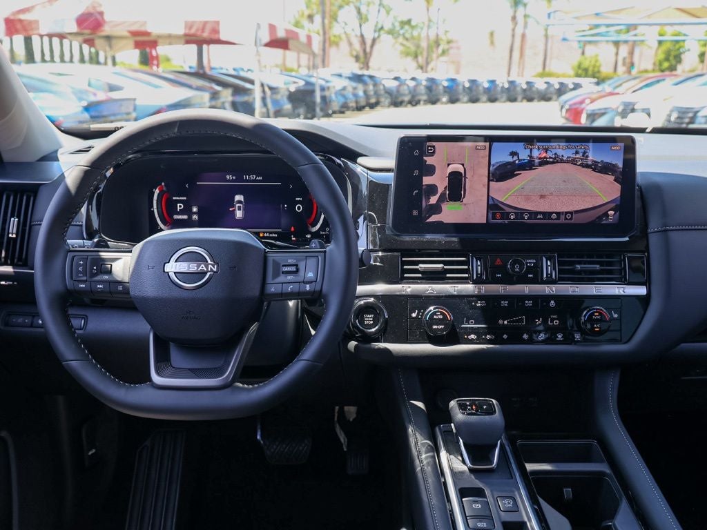 2026 Nissan Pathfinder SL