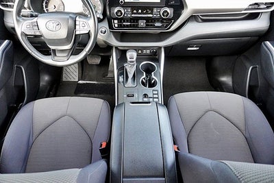 2024 Toyota Highlander LE
