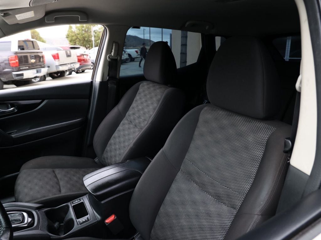 2022 Nissan Rogue Sport SV