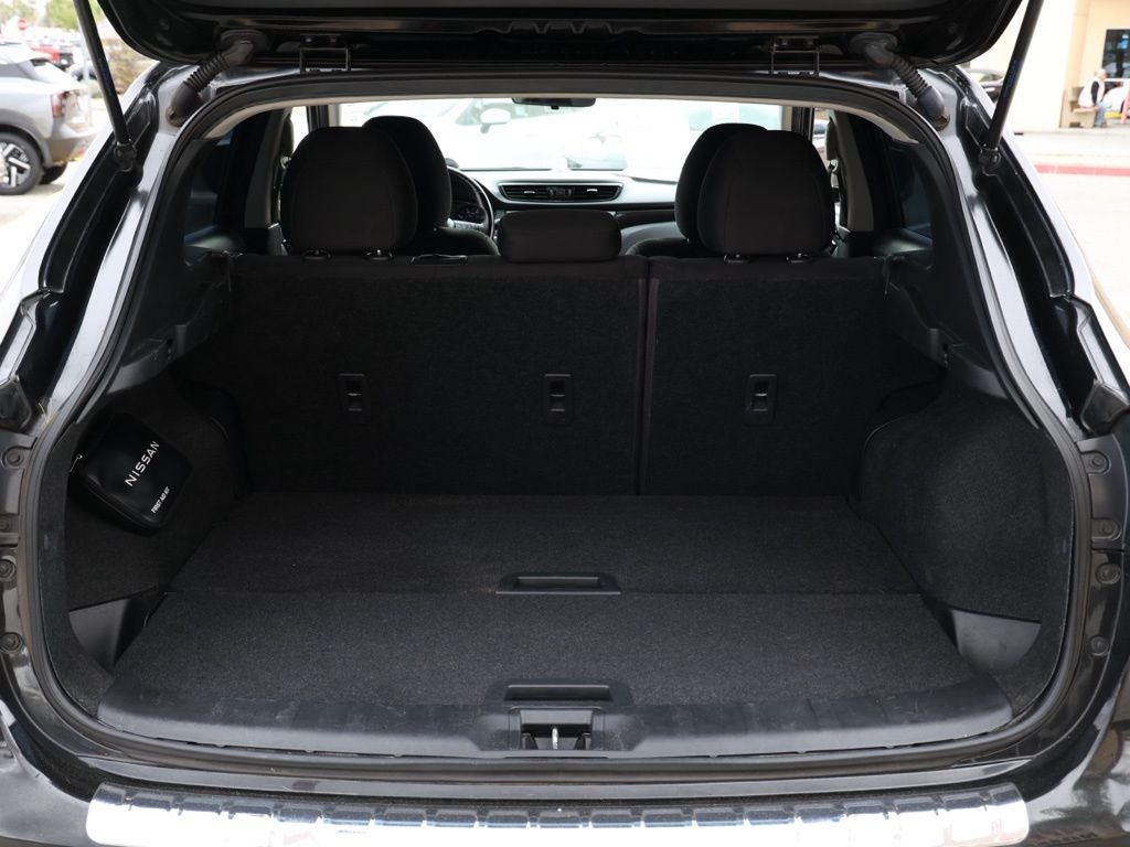 2022 Nissan Rogue Sport SV