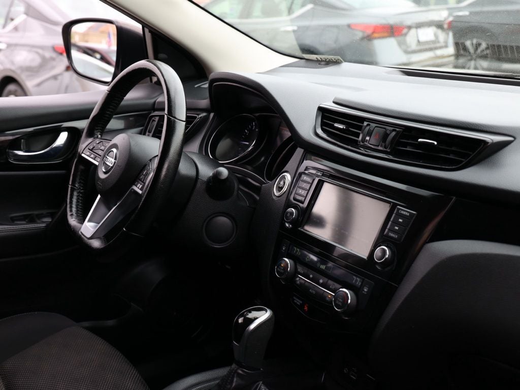 2022 Nissan Rogue Sport SV