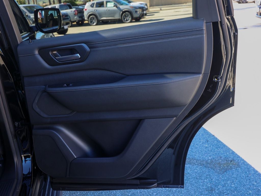 2026 Nissan Armada SV