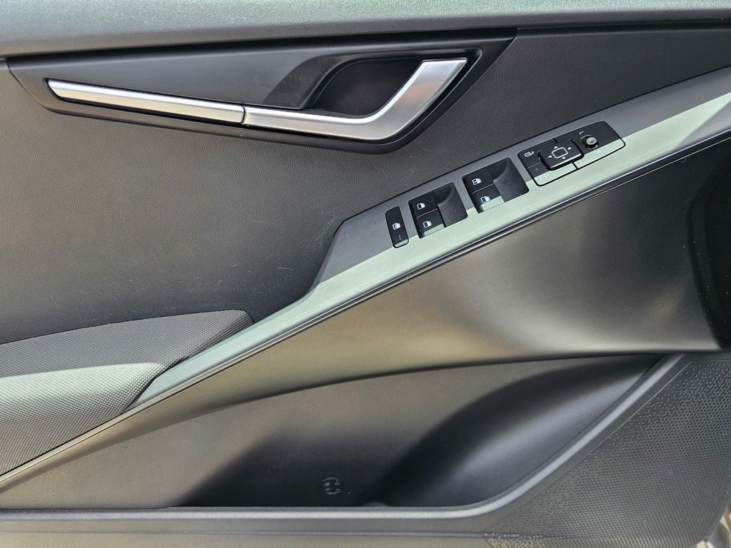 2025 Kia Niro LX