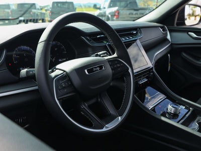 2026 Jeep Grand Cherokee Laredo