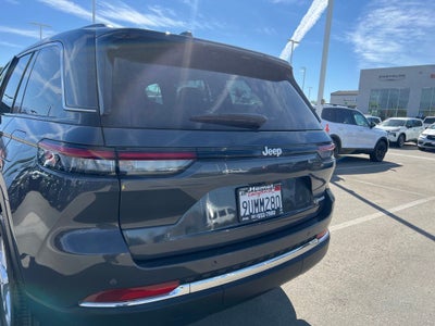 2025 Jeep Grand Cherokee Laredo