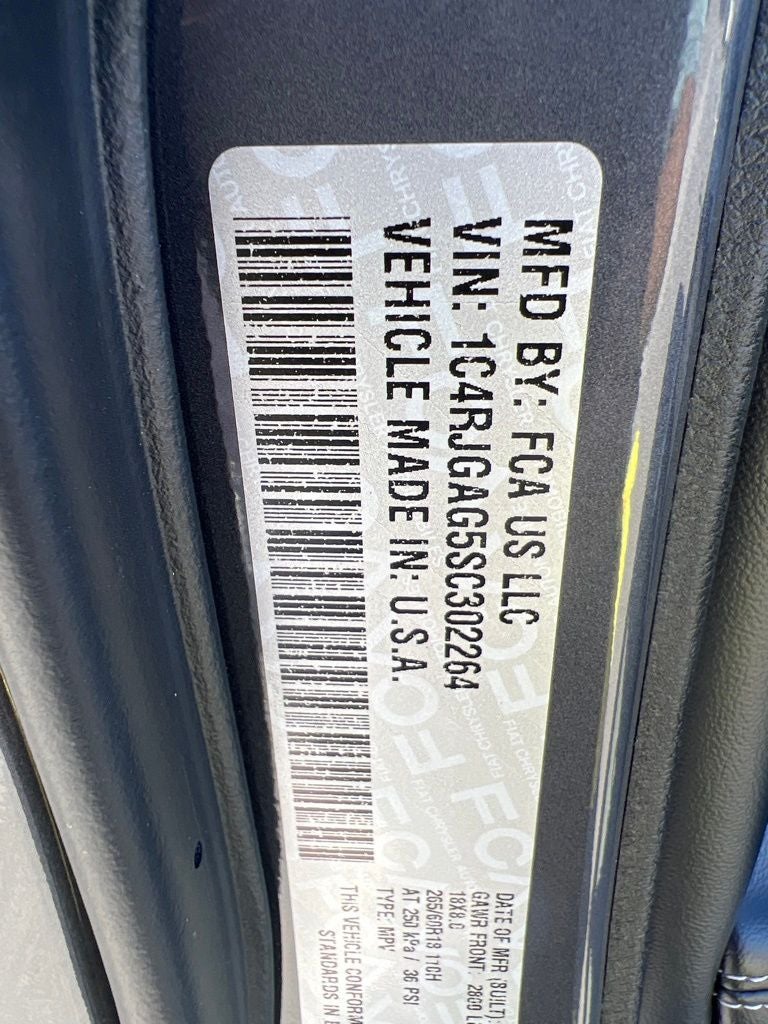 2025 Jeep Grand Cherokee Laredo