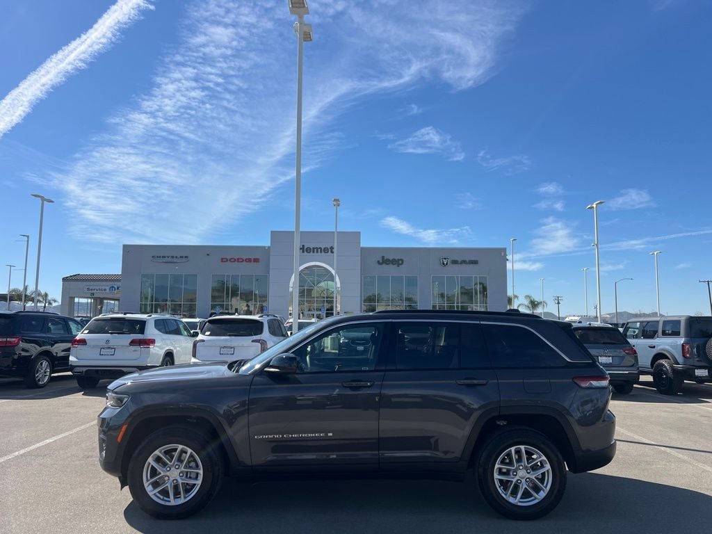 2025 Jeep Grand Cherokee Laredo