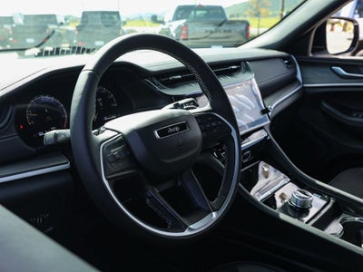 2026 Jeep Grand Cherokee Laredo