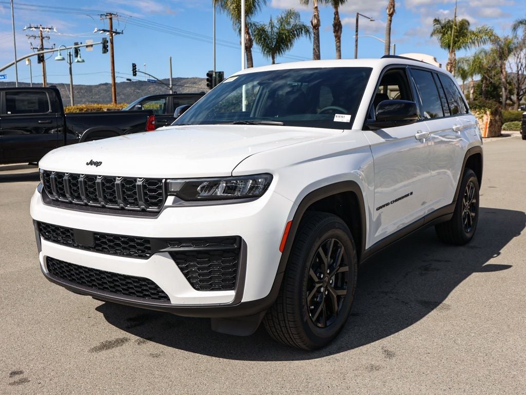 2026 Jeep Grand Cherokee Laredo