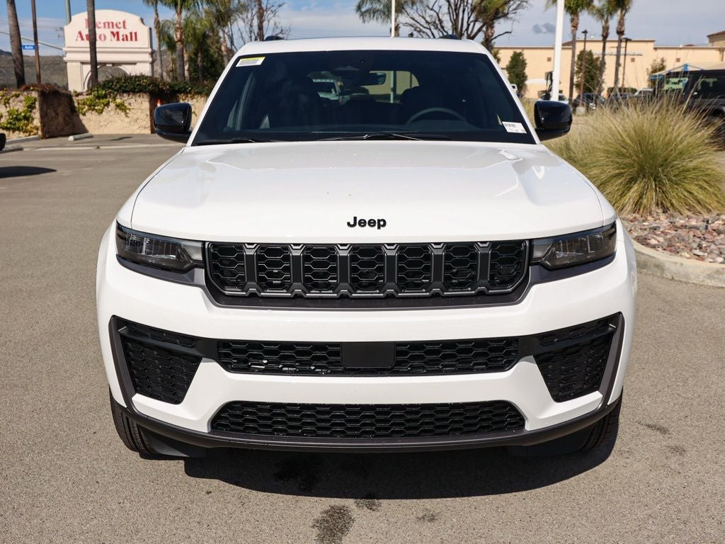 2026 Jeep Grand Cherokee Laredo