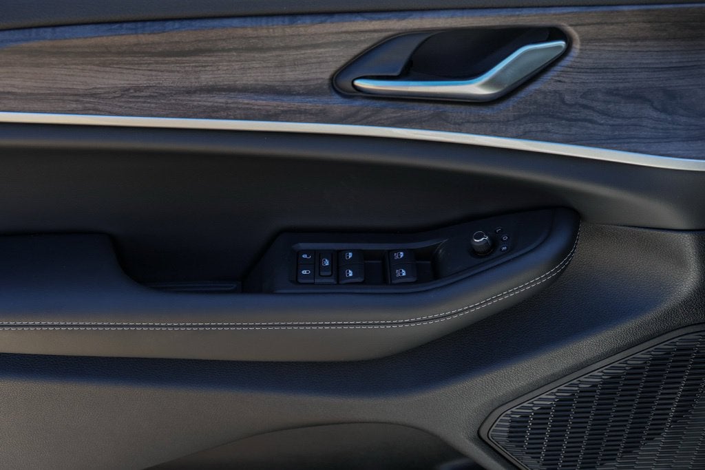 2027 Jeep Grand Cherokee Laredo Altitude
