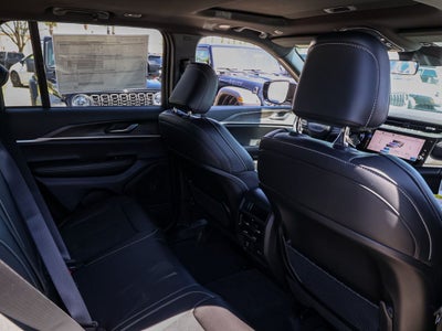 2026 Jeep Grand Cherokee Laredo Altitude