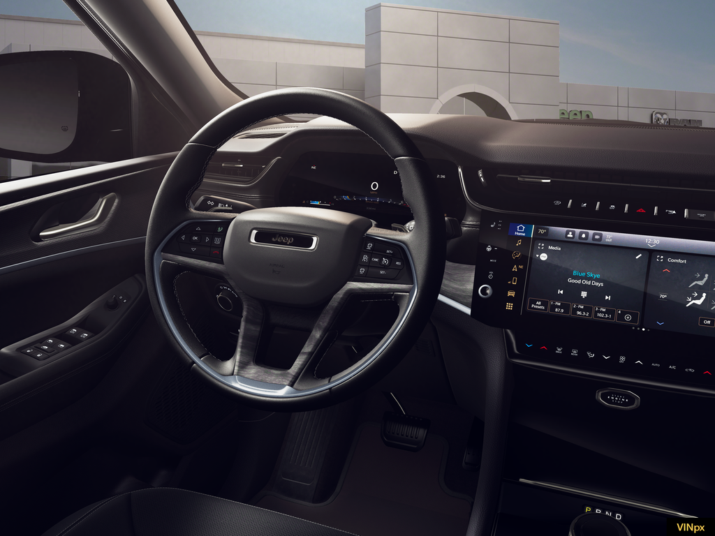 2026 Jeep Grand Cherokee Laredo Altitude