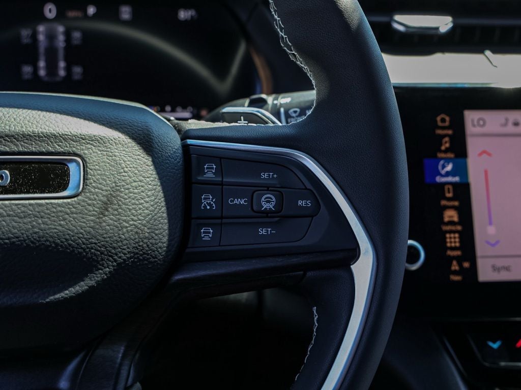 2026 Jeep Grand Cherokee Laredo Altitude