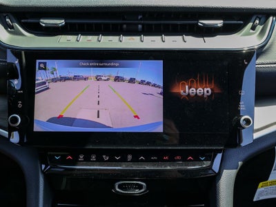 2026 Jeep Grand Cherokee Laredo Altitude