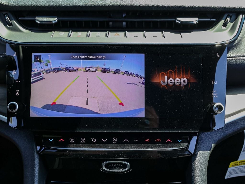 2026 Jeep Grand Cherokee Laredo Altitude